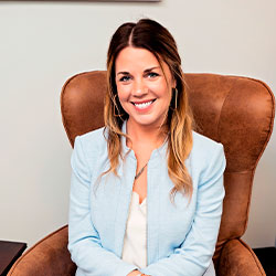 Photo of Stephanie Korpal, M.Ed., LPC-S, Owner and Therapist in St. Louis and Chicago at Marble Wellness.