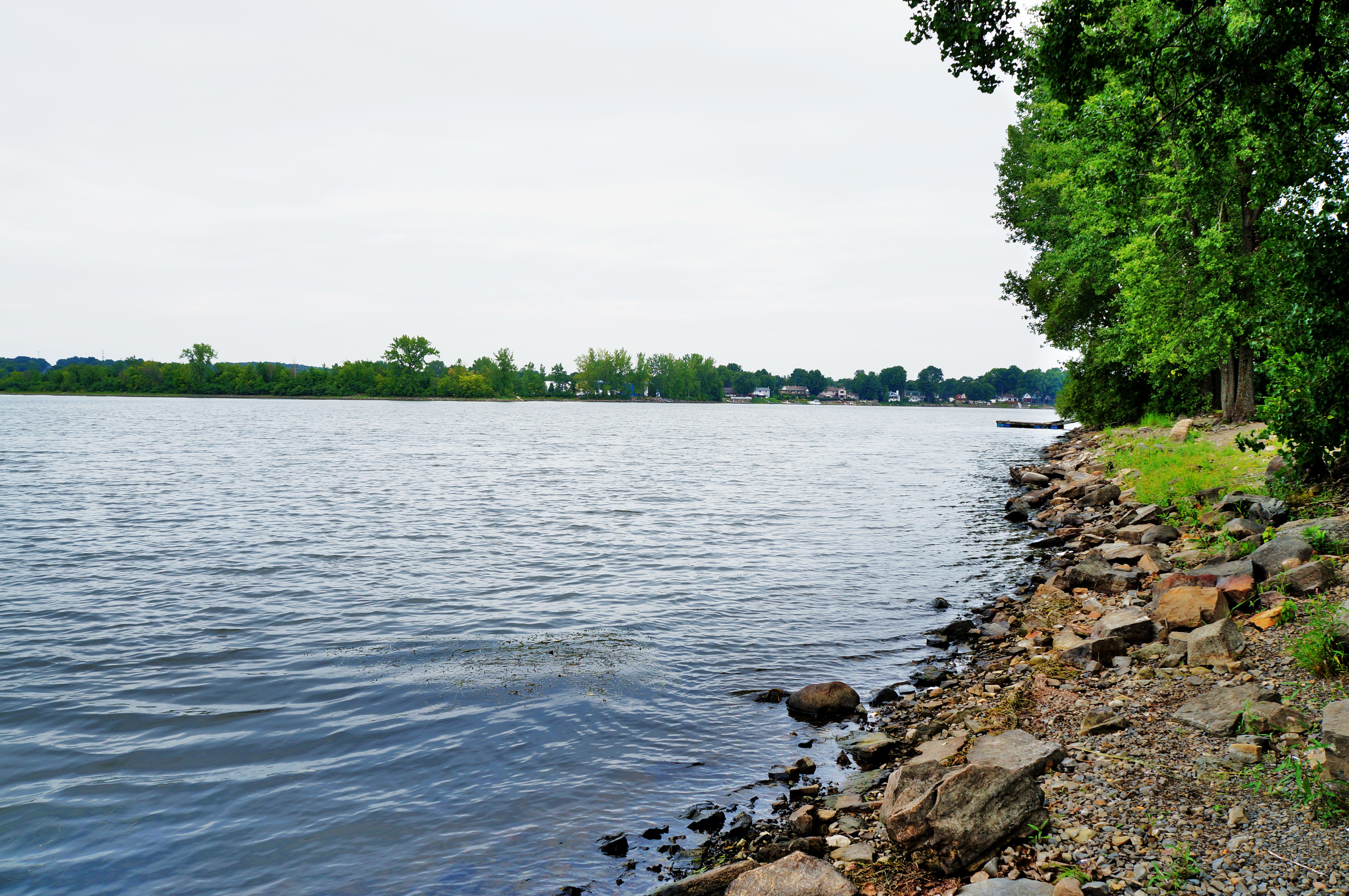 Lake St. Louis shoreline. You can now talk with an expert maternal mental health therapist serving Wentzville, Troy, O’Fallon, Cottleville, Weldon Spring, Defiance, Augusta, Marthasville, Warrenton, Foristell & beyond.